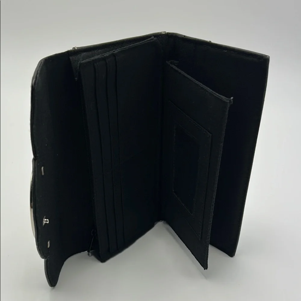 Women's Trifold Wallet Clutch Black with Silver & Stitch‎ Details Casual
